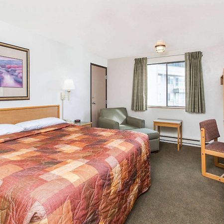 Super 8 By Wyndham Ketchikan Dış mekan fotoğraf
