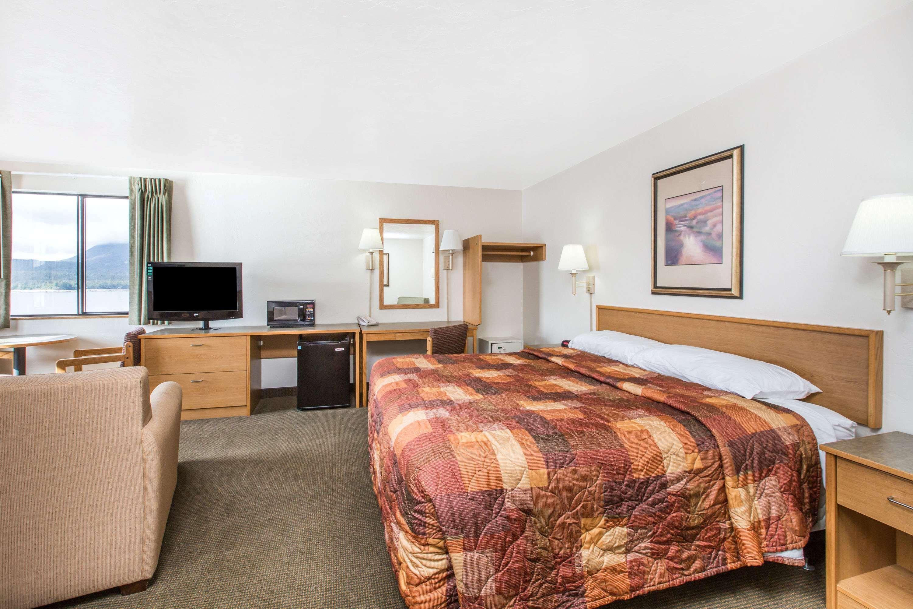 Super 8 By Wyndham Ketchikan Dış mekan fotoğraf